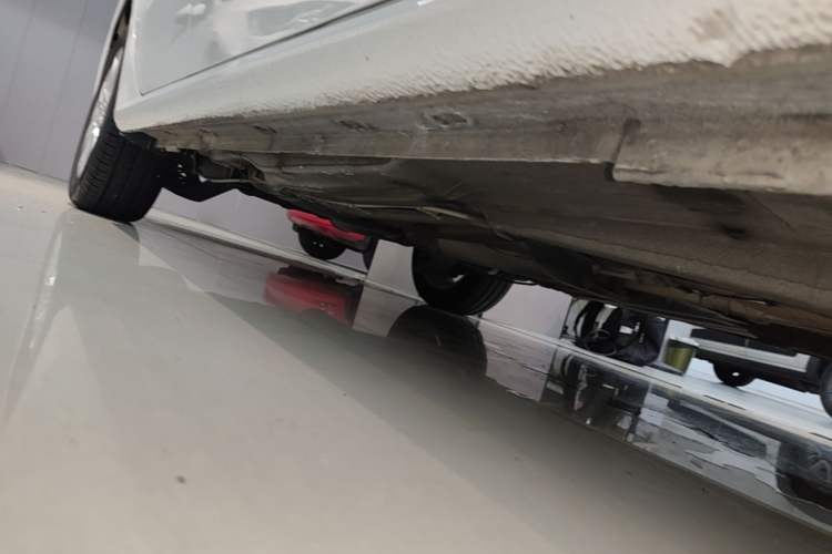 Used Volkswagen Lavida 2013 Revised Version 1.4 TSI DSG Comfort Edition Right Side Sill