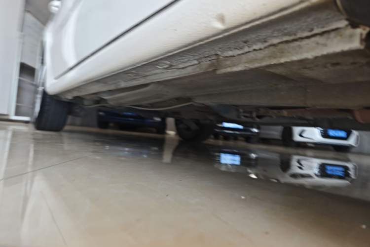 Used Volkswagen Lavida 2013 Restyled Classic 1.6L Automatic Comfort Edition Right Side Sill