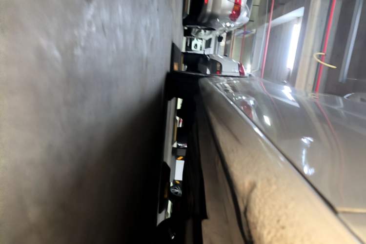Used Volkswagen Lavida 2013 Revised Classic 1.6L Manual Fashion Edition Right Side Sill