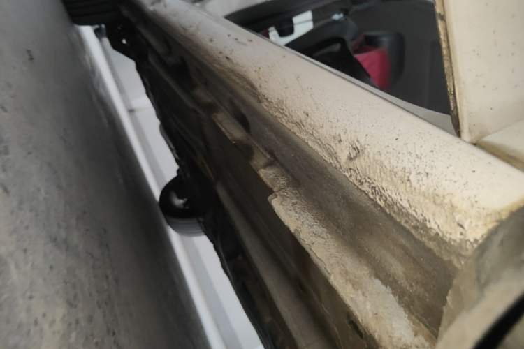 Used Volkswagen Lavida 2013 Restyled Classic 1.6L Automatic Comfort Edition Right Side Sill