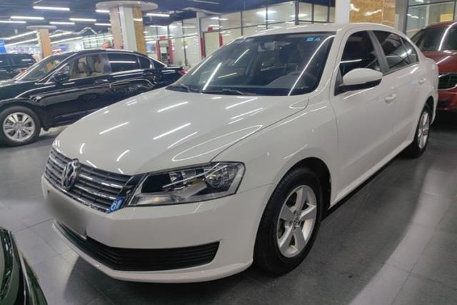 Ojetý Volkswagen Lavida 2013 Revised Classic 1.6L Automatic Fashion Edition