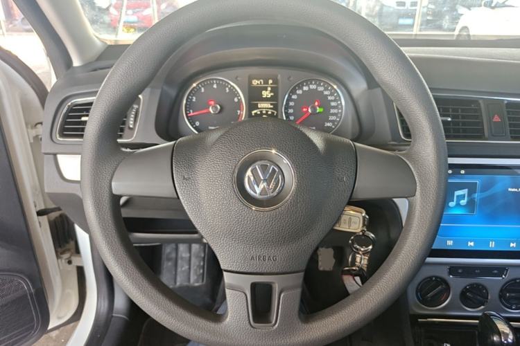 Used Volkswagen Lavida 2013 Restyled Classic 1.6L Automatic Comfort Edition Steering Wheel