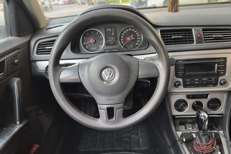 Used Volkswagen Lavida 2013 Restyled Classic 1.6L Automatic Comfort Edition Steering Wheel