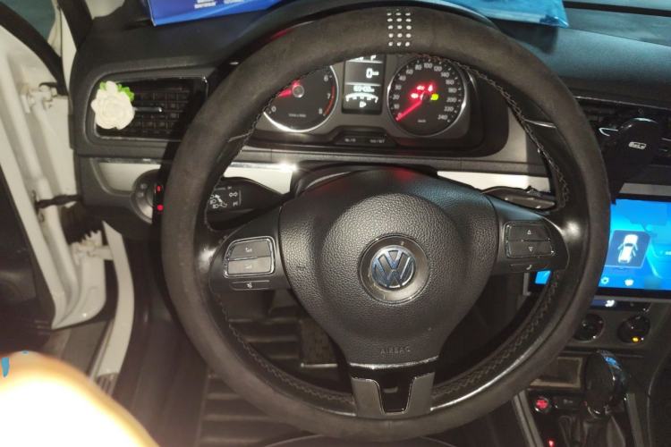Used Volkswagen Lavida 2013 Revised Version 1.4 TSI DSG Luxury Edition Steering Wheel