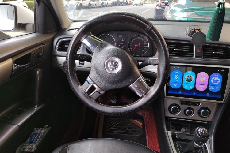 Used Volkswagen Lavida 2013 Restyled Classic 1.6L Manual Comfort Edition Steering Wheel