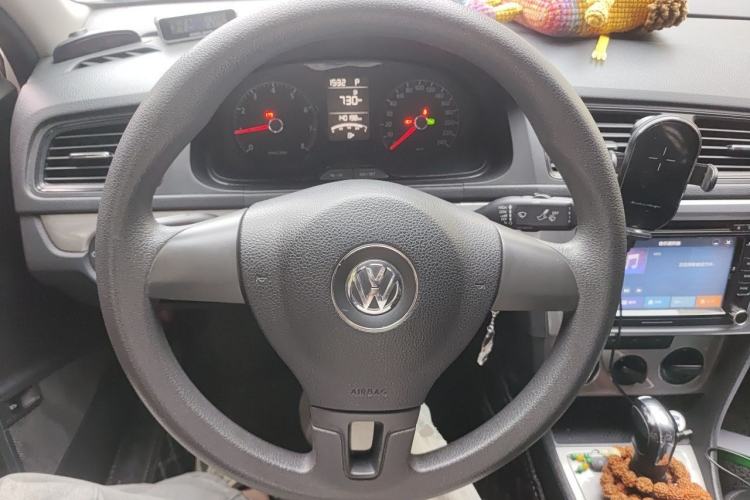 Used Volkswagen Lavida 2013 Revised Classic 1.6L Automatic Fashion Edition Steering Wheel