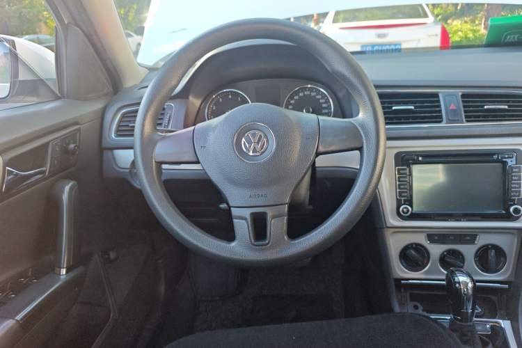 Used Volkswagen Lavida 2013 Restyled Classic 1.6L Automatic Comfort Edition Steering Wheel
