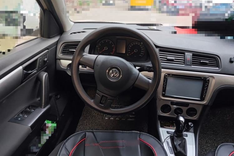 Used Volkswagen Lavida 2013 Revised Classic 1.6L Automatic Fashion Edition Steering Wheel