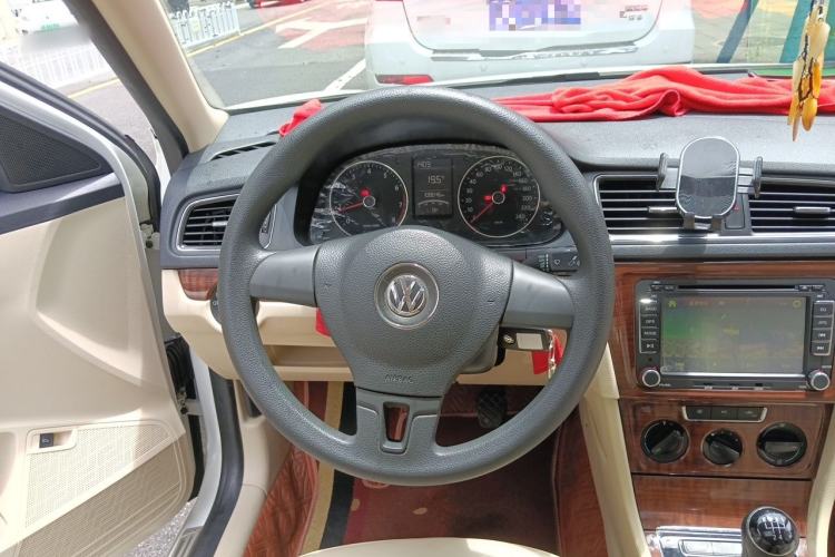 Used Volkswagen Lavida 2013 Revised Version 1.4 TSI Manual Comfort Edition Steering Wheel