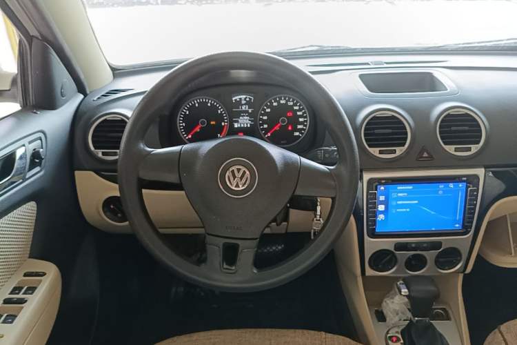 Used Volkswagen Lavida 2013 Classic 1.6L Automatic Fashion Edition Steering Wheel