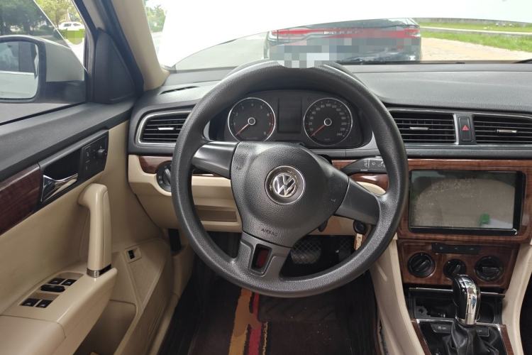 Used Volkswagen Lavida 2013 1.4TSI DSG Comfort Edition Steering Wheel