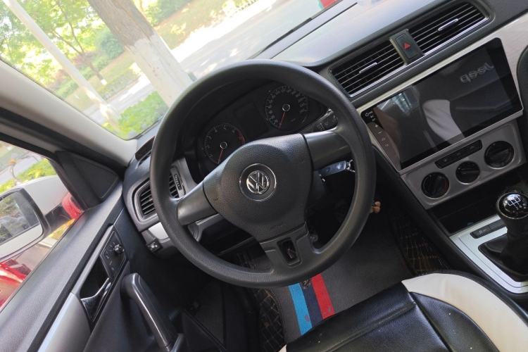 Used Volkswagen Lavida 2013 Revised Classic 1.6L Manual Fashion Edition Steering Wheel