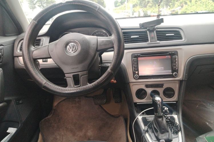 Used Volkswagen Lavida 2013 Revised Version 1.4 TSI DSG Comfort Edition Steering Wheel