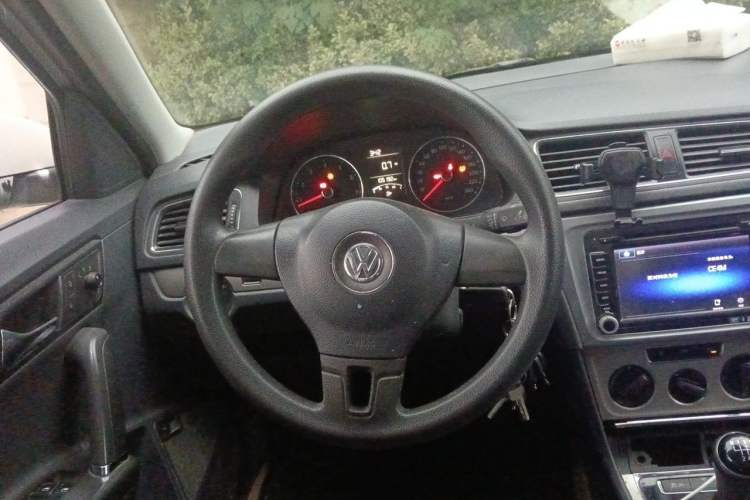 Used Volkswagen Lavida 2013 Restyled Classic 1.6L Manual Comfort Edition Steering Wheel