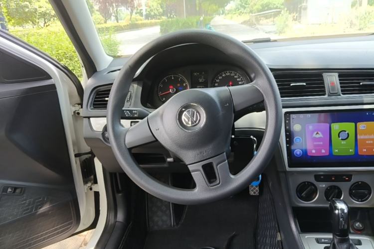 Used Volkswagen Lavida 2013 Revised Classic 1.6L Automatic Fashion Edition Steering Wheel