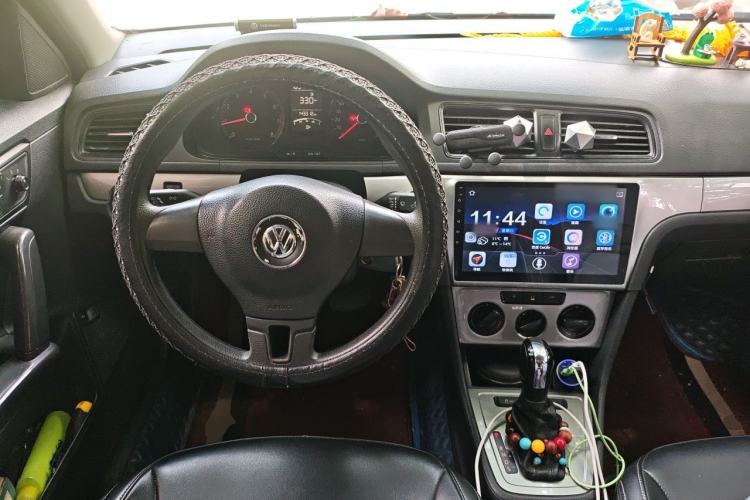 Used Volkswagen Lavida 2013 1.6L Automatic Fashion Edition Steering Wheel