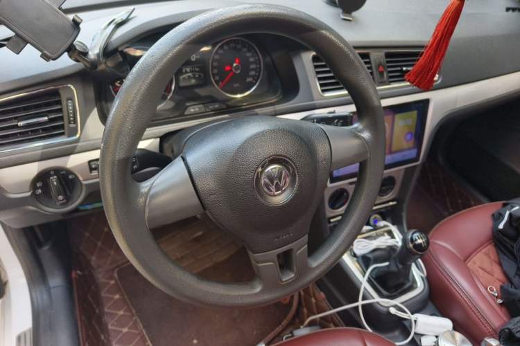 Used Volkswagen Lavida 2013 Restyled Classic 1.6L Manual Comfort Edition Steering Wheel