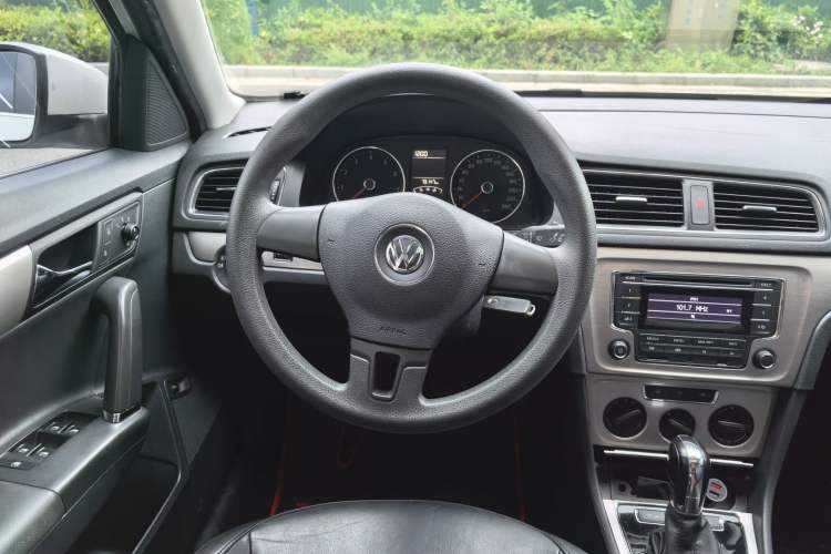 Used Volkswagen Lavida 2013 Restyled Classic 1.6L Automatic Comfort Edition Steering Wheel