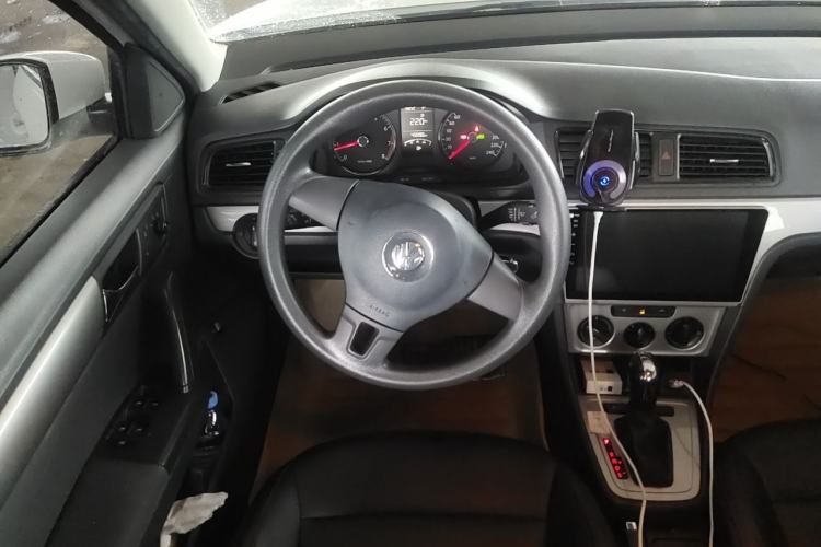 Used Volkswagen Lavida 2013 Revised Classic 1.6L Automatic Fashion Edition Steering Wheel