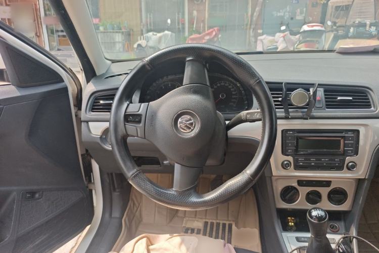 Used Volkswagen Lavida 2013 Revised Classic 1.6L Manual Fashion Edition Steering Wheel