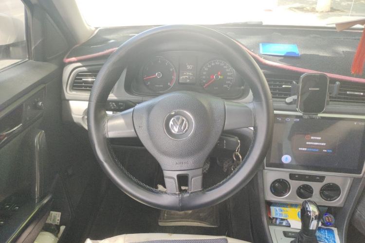 Used Volkswagen Lavida 2013 1.6L Automatic Fashion Edition Steering Wheel