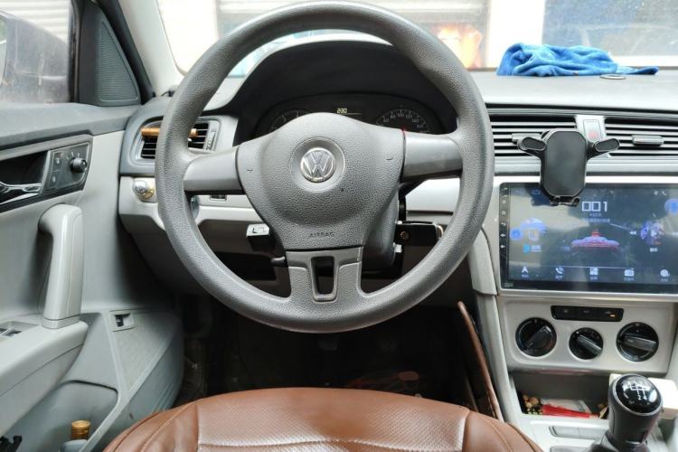 Used Volkswagen Lavida 2013 1.6L Manual Fashion Edition Steering Wheel