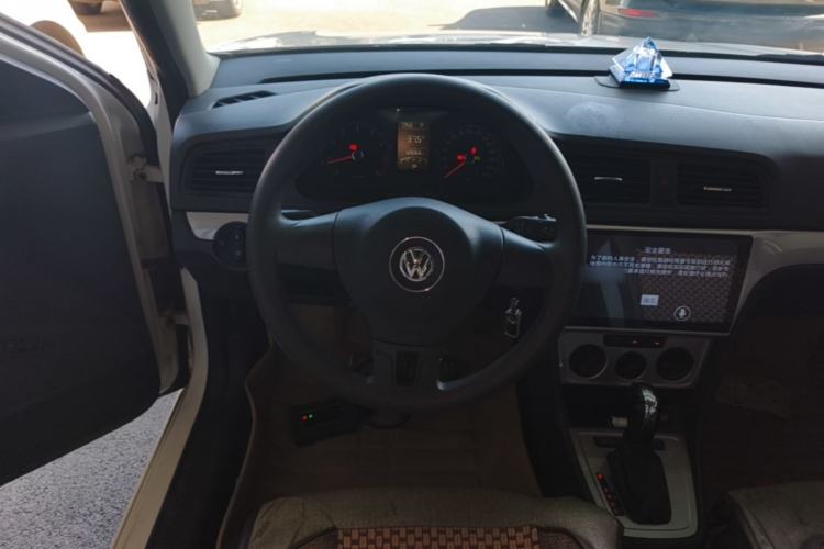 Used Volkswagen Lavida 2013 Revised Classic 1.6L Automatic Fashion Edition Steering Wheel