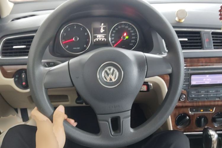 Used Volkswagen Lavida 2013 Restyled Classic 1.6L Automatic Comfort Edition Steering Wheel