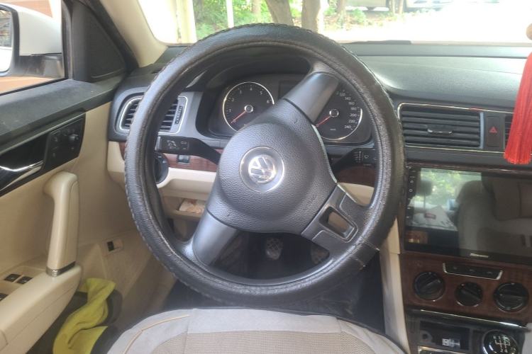 Used Volkswagen Lavida 2013 Restyled Classic 1.6L Manual Comfort Edition Steering Wheel