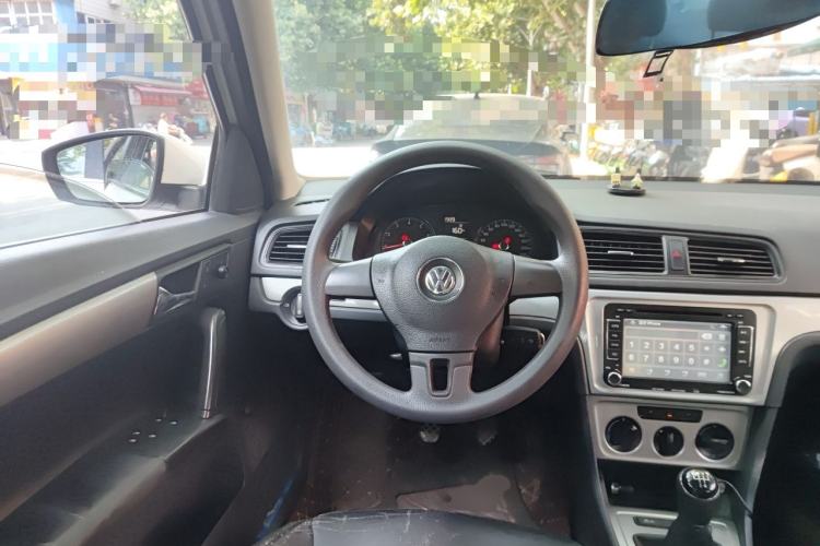 Used Volkswagen Lavida 2013 Classic 1.6L Manual Fashion Edition Steering Wheel