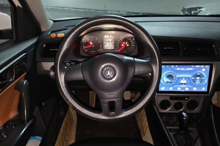 Used Volkswagen Lavida 2013 Revised Classic 1.6L Automatic Fashion Edition Steering Wheel