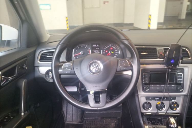 Used Volkswagen Lavida 2013 Revised Version 1.4 TSI DSG Luxury Edition Steering Wheel