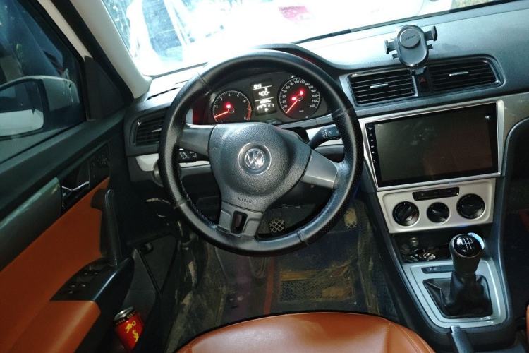 Used Volkswagen Lavida 2013 1.6L Manual Fashion Edition Steering Wheel