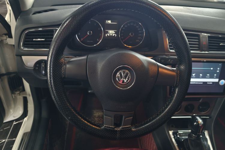 Used Volkswagen Lavida 2013 Restyled Classic 1.6L Automatic Comfort Edition Steering Wheel