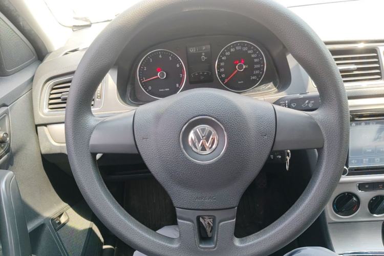 Used Volkswagen Lavida 2013 Restyled Classic 1.6L Automatic Comfort Edition Steering Wheel