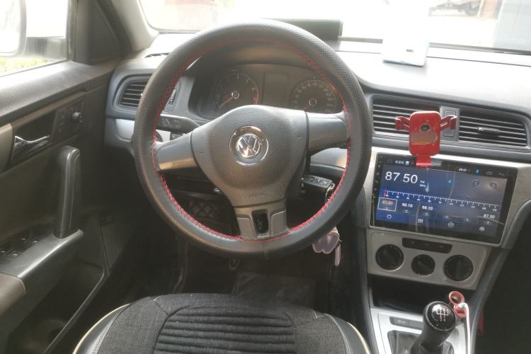 Used Volkswagen Lavida 2013 Revised Classic 1.6L Manual Fashion Edition Steering Wheel