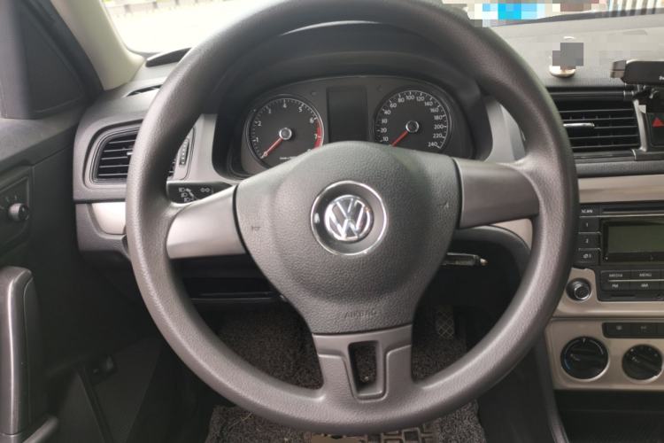 Used Volkswagen Lavida 2013 Revised Classic 1.6L Manual Fashion Edition Steering Wheel