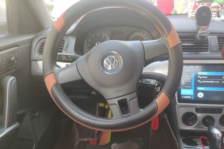 Used Volkswagen Lavida 2013 Revised Classic 1.6L Automatic Fashion Edition Steering Wheel