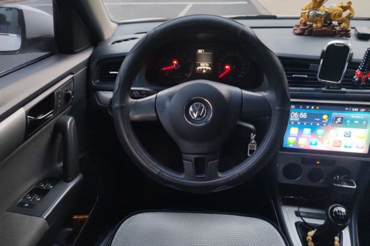 Used Volkswagen Lavida 2013 Revised Classic 1.6L Manual Fashion Edition Steering Wheel