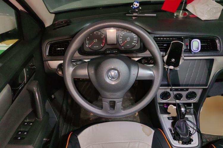 Used Volkswagen Lavida 2013 1.6L Automatic Fashion Edition Steering Wheel