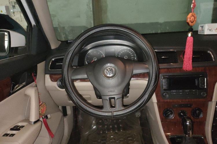 Used Volkswagen Lavida 2013 1.4TSI DSG Comfort Edition Steering Wheel
