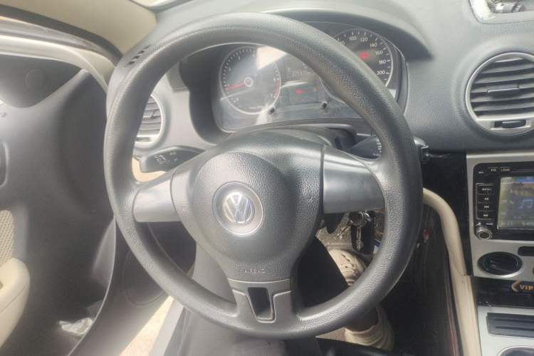 Used Volkswagen Lavida 2013 Classic 1.6L Manual Fashion Edition Steering Wheel