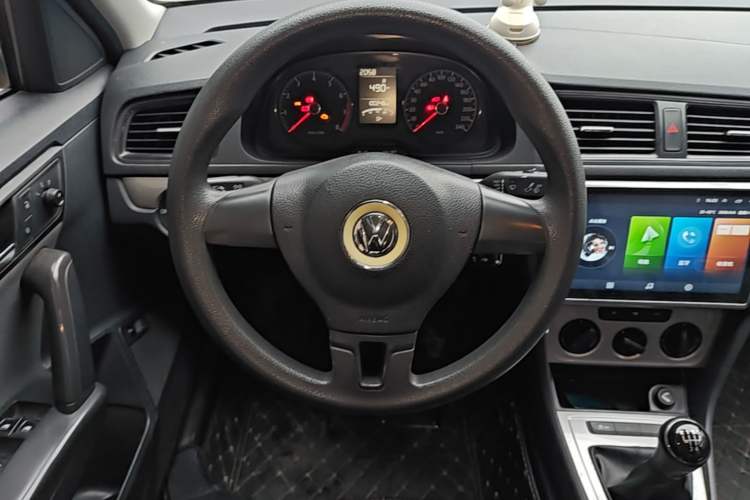 Used Volkswagen Lavida 2013 Revised Classic 1.6L Manual Fashion Edition Steering Wheel