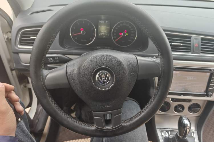 Used Volkswagen Lavida 2013 Revised Version 1.4 TSI DSG Comfort Edition Steering Wheel