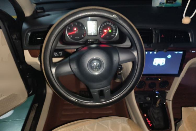 Used Volkswagen Lavida 2013 Revised Version 1.4 TSI DSG Comfort Edition Steering Wheel