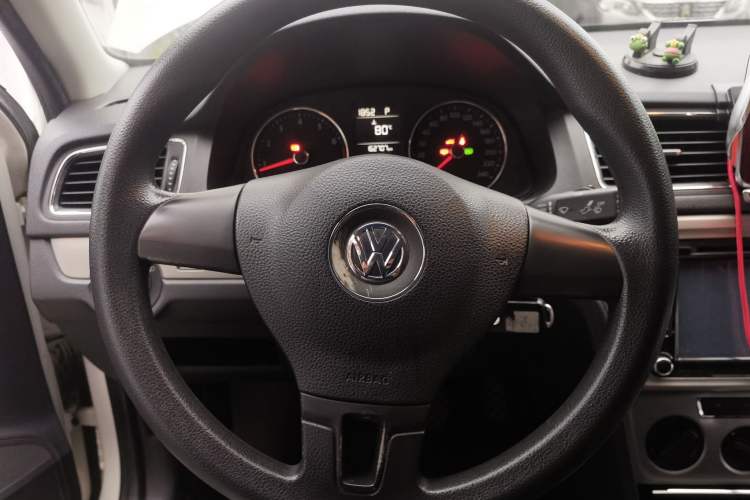 Used Volkswagen Lavida 2013 Restyled Classic 1.6L Automatic Comfort Edition Steering Wheel