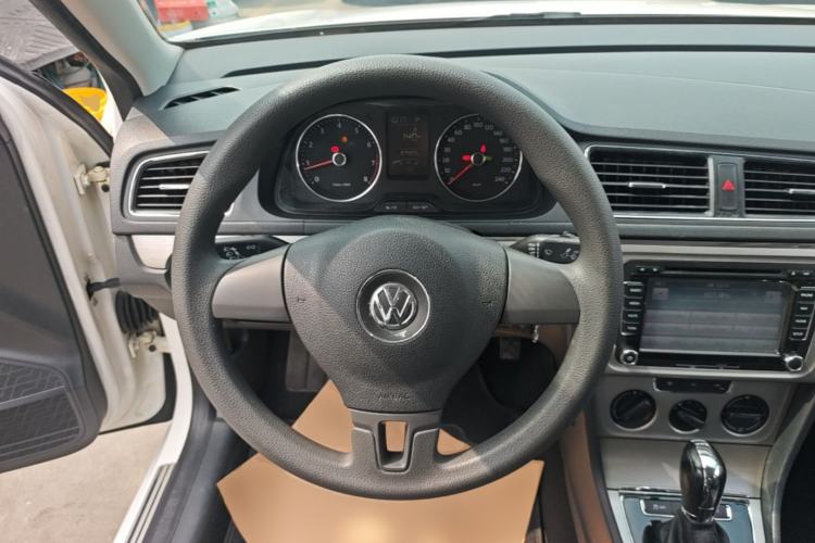 Used Volkswagen Lavida 2013 Revised Version 1.4 TSI DSG Comfort Edition Steering Wheel