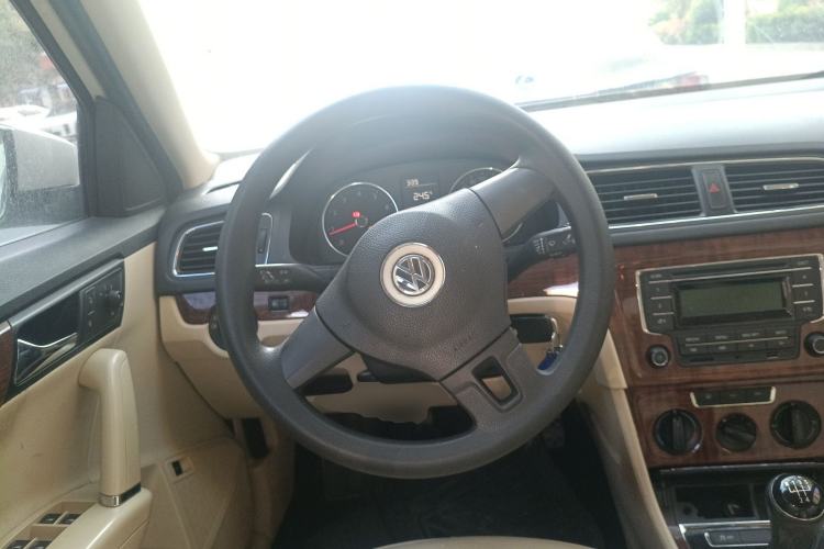 Used Volkswagen Lavida 2013 1.6L Manual Comfort Edition Steering Wheel