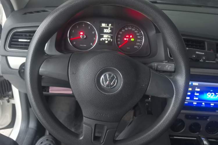 Used Volkswagen Lavida 2013 Revised Version 1.4 TSI DSG Comfort Edition Steering Wheel