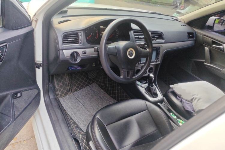 Used Volkswagen Lavida 2013 Revised Classic 1.6L Automatic Fashion Edition Steering Wheel